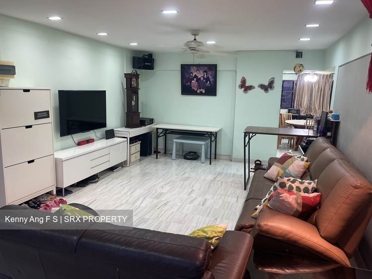 Eunos Crescent thumbnail photo